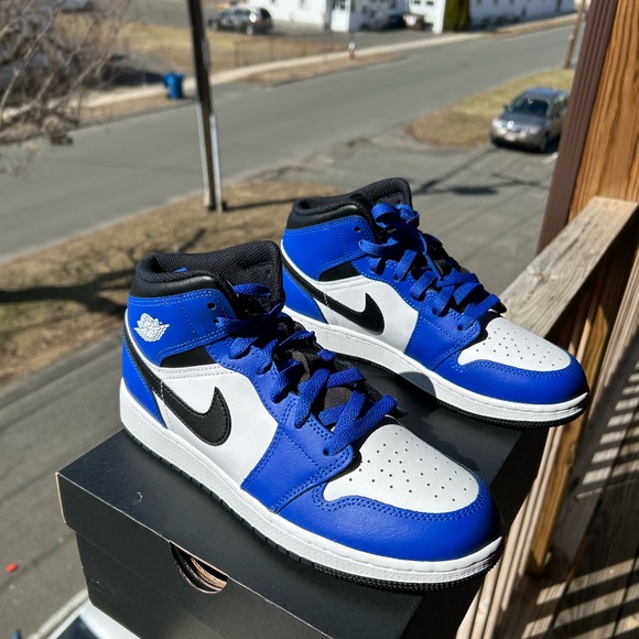 Jordan 1 Size 7y brand new dead stock - Picture 6 of 6